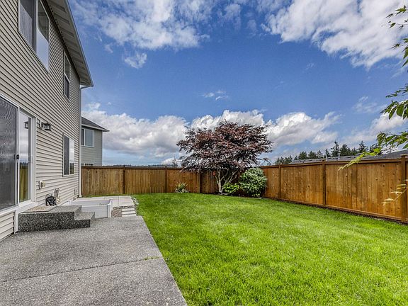3rd image of 594 NW Stendahl Ct