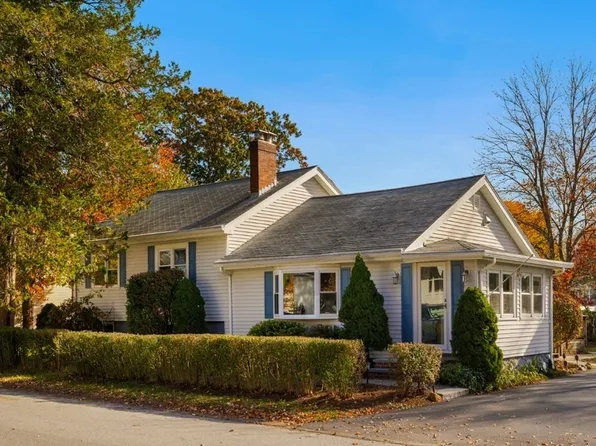 15 Libby Ave, Reading, MA 01867