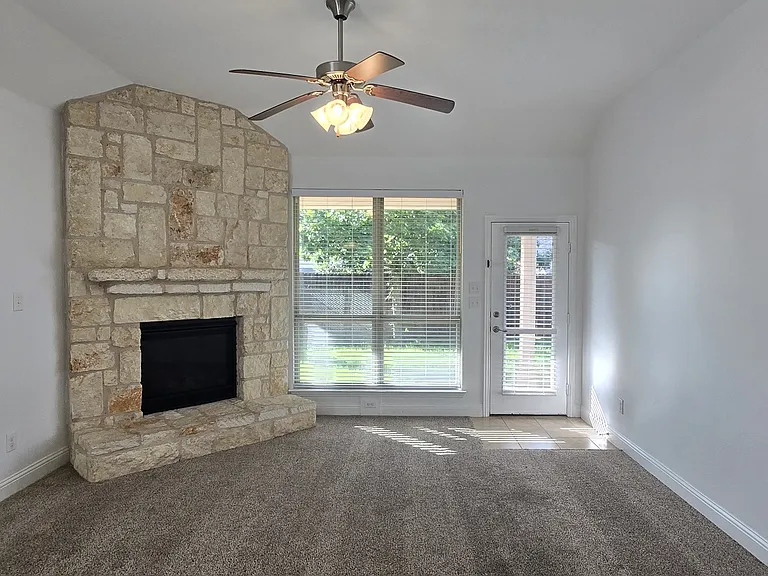 624 Calliopsis St — Photo 35