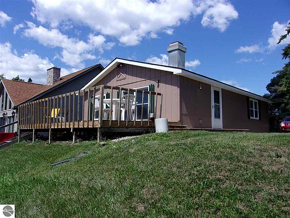 2nd image of 757 Sunset Dr