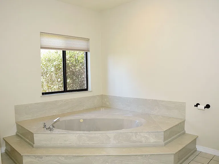 116 Baywind Dr — Photo 21
