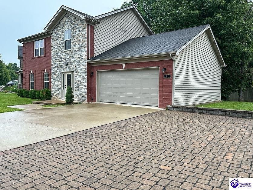 1st image of 134 Vineland Parkway Dr