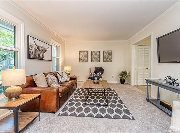 4th image of 7839 Old North Ct