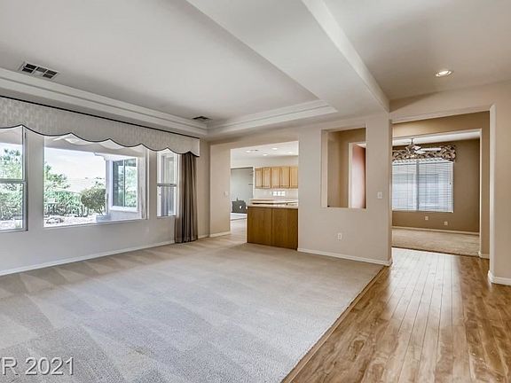 3rd image of 4384 San Cascina St