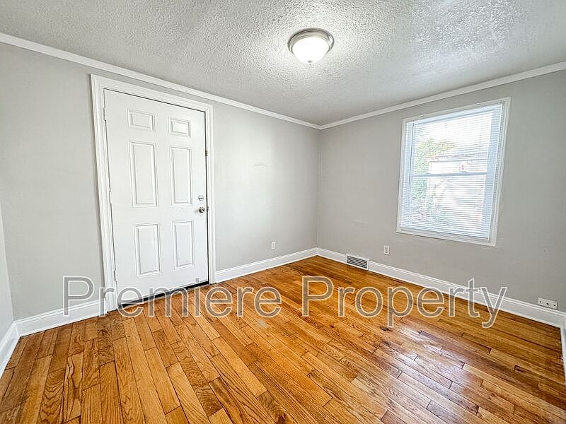 325 E 28th Ave Kansas City MO Zillow