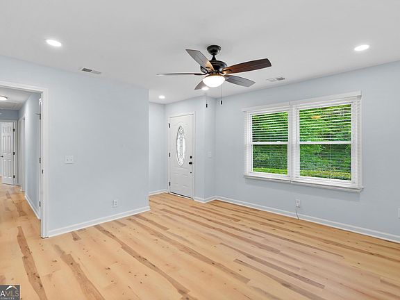5th image of 1745 Rockbridge Rd NW