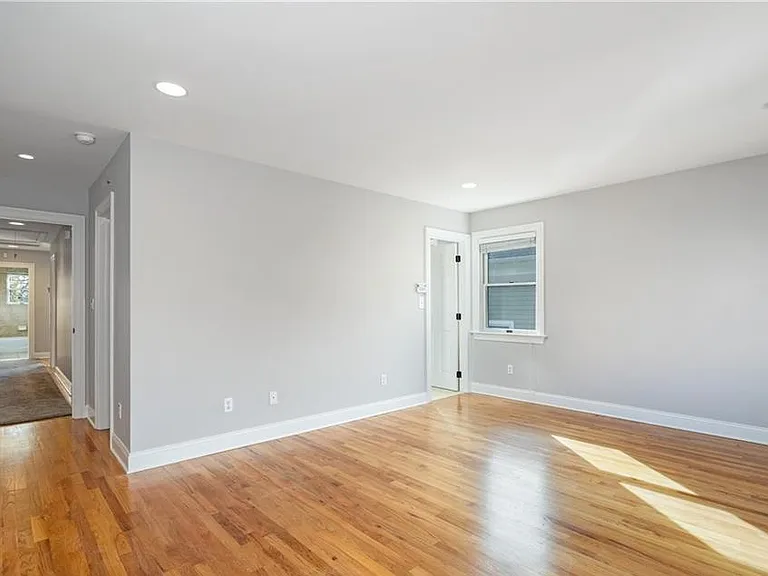 186 Woodside Ave #3 — Photo 11
