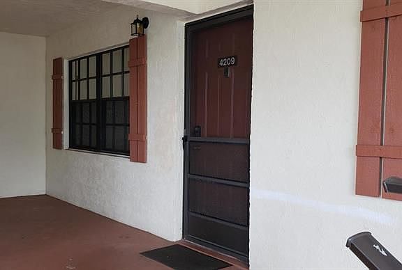 2nd image of 4209 Oak Terrace Dr