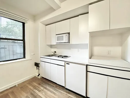 Rented by Bond New York | media 20