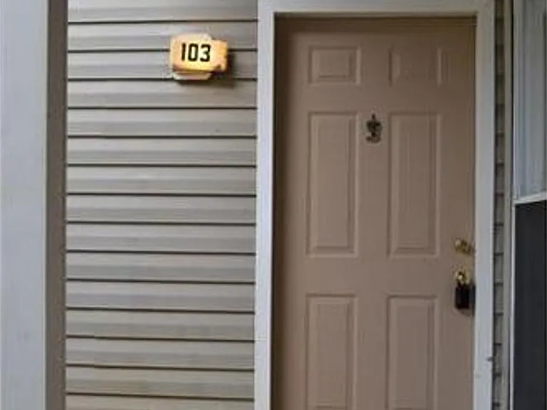 1431 Collegiate Cir #103 — Photo 6