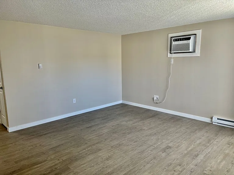 3304 N Lincoln St — Photo 8