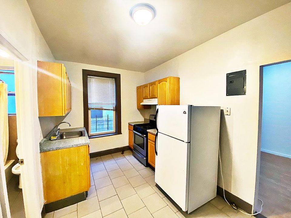 1st image of 124 Bay 38th St #1F