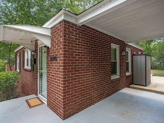 3rd image of 3844 Wilmot Ave