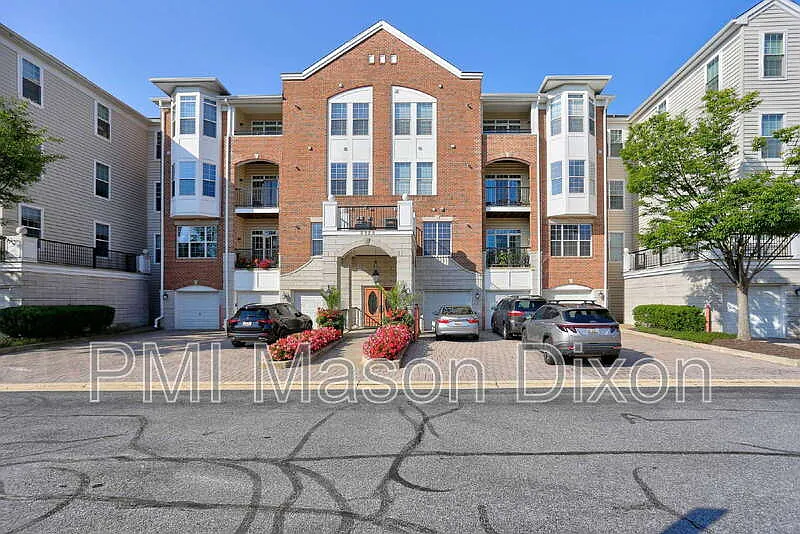 2 bed, 2.0 bath, 1500 sqft, $3,000 — Photo 3