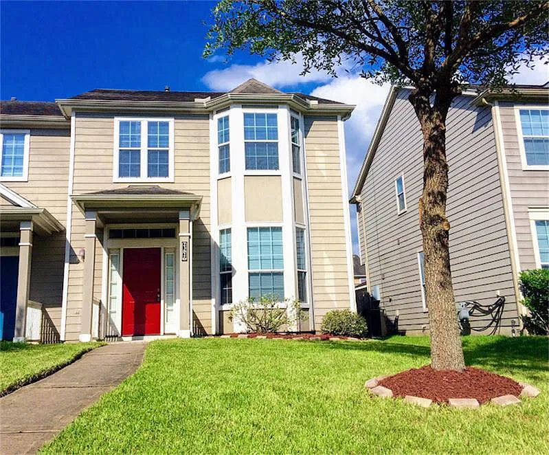 3 bed, 2.5 bath, 1608 sqft, $1,600 — Photo 1