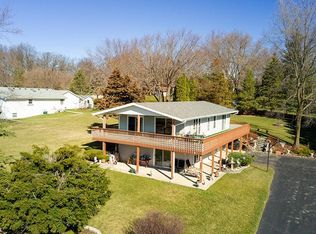 886 Breckenboro Rd, Davis, IL 61019