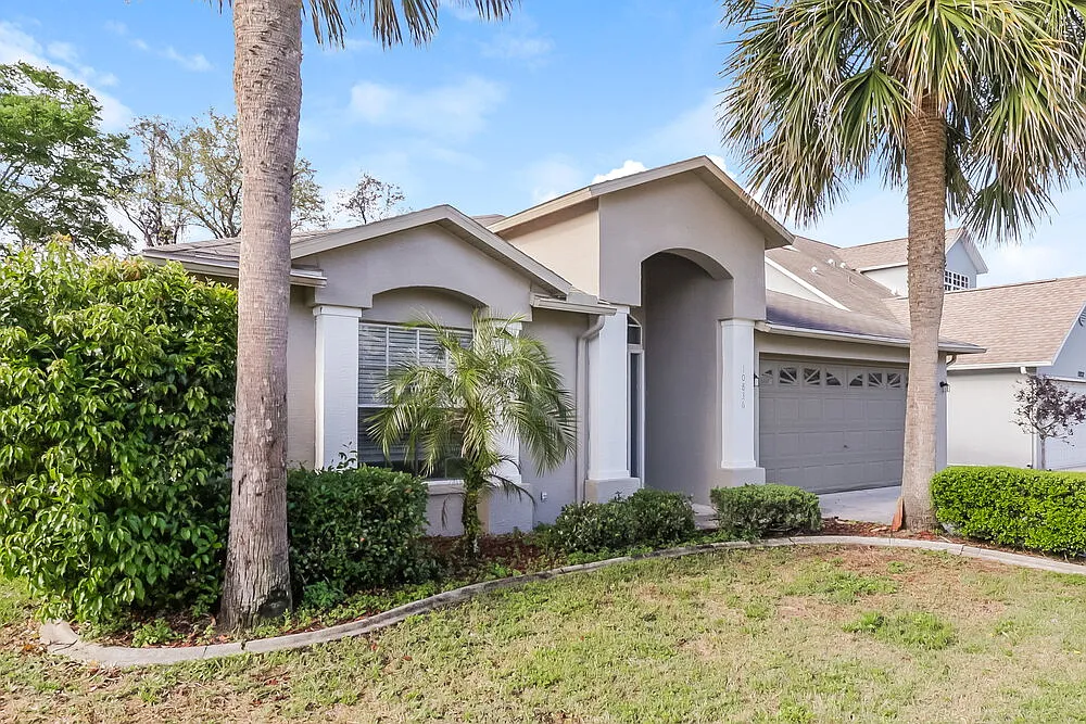 3 bed, 2.0 bath, 1599 sqft, $2,065 — Photo 3