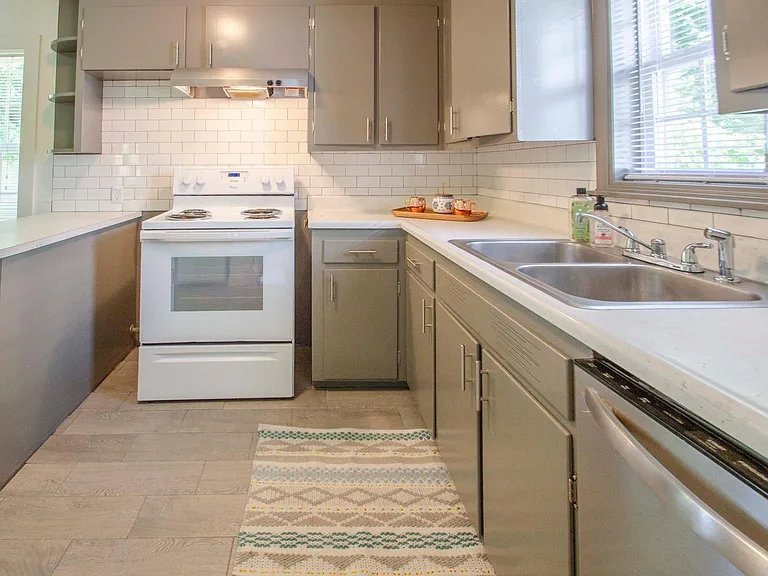 726 S Maplewood Ave — Photo 12