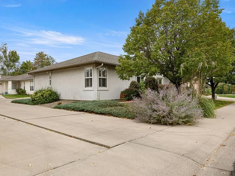 796 Josilyn Ct — Photo 3