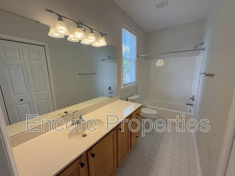800 W Savannah Ridge Rd #101 — Photo 11