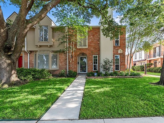 View from front sidewalk