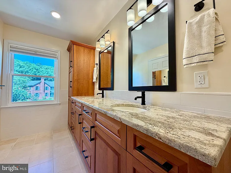 7911 Yancey Dr — Photo 26