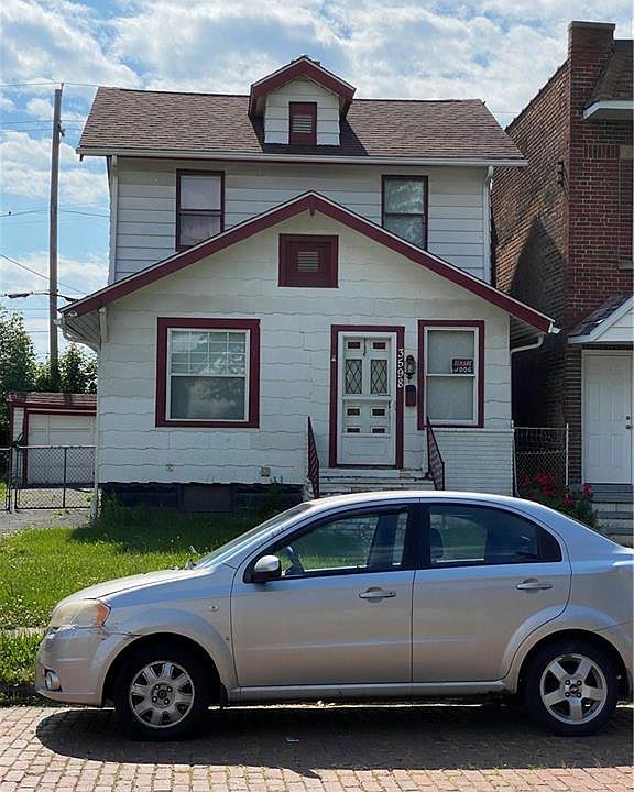 1st image of 3598 W 104th St