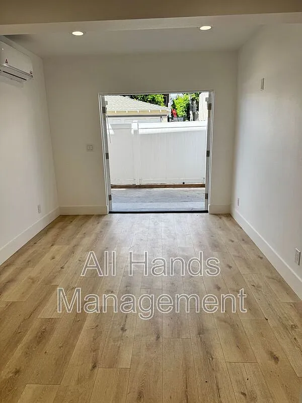 1 bed, 1.0 bath, 500 sqft, $2,050 — Photo 3