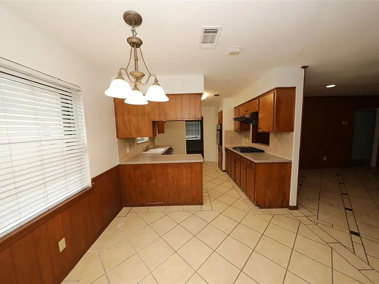 8519 Leader St — Photo 16