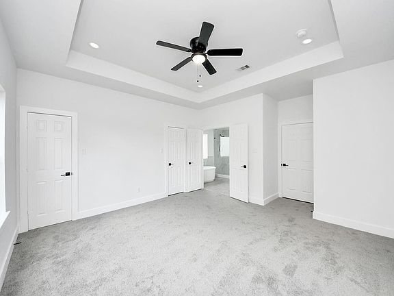 5th image of 4413 Mallow St