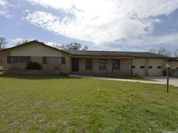 706 Richfield, Windcrest, TX 78239