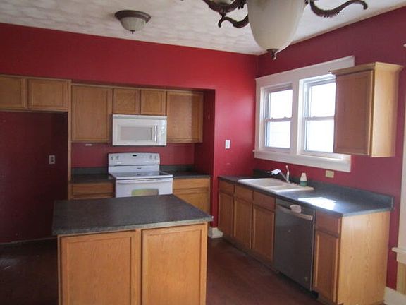 3rd image of 406 N Marshall Ave