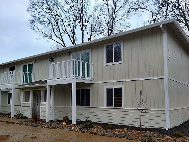 1566 Bramble Pl — Photo 8