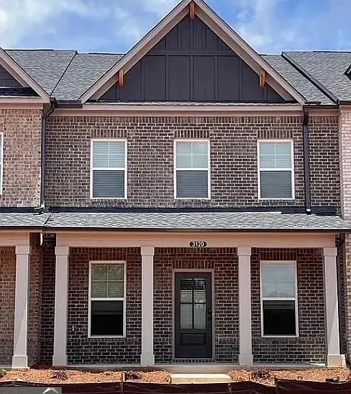 3120 Marbella Cir — Photo 1