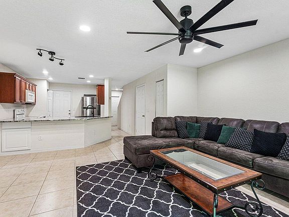 4th image of 2764 SE Birmingham Drive