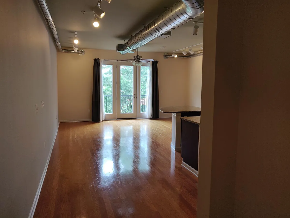 Building Photo - 5300 Peachtree Rd #2103