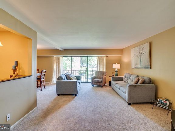 3rd image of 4412 Island Pl APT 204