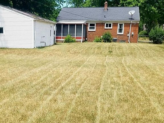 2nd image of 7618 Daisy Ave