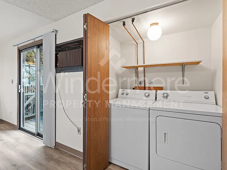 2702 E 31st Ave — Photo 4