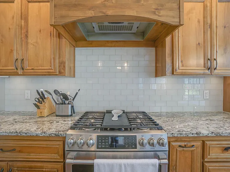 4013 NW 14th Ave — Photo 43