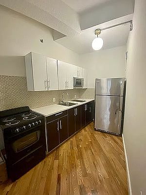 1st image of 2928 41st Ave #212