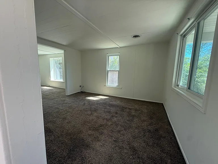 23 Custer Ave #A — Photo 9