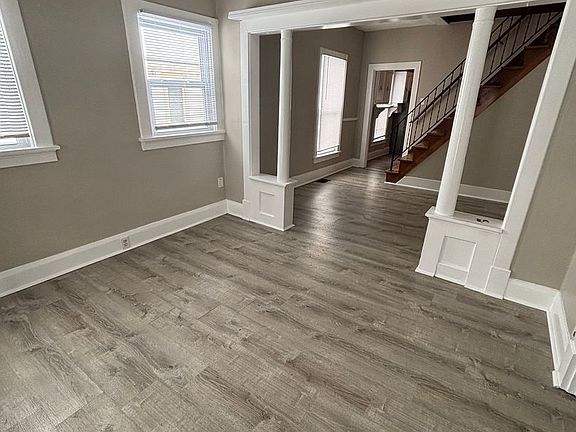 2nd image of 122 Fairlawn Ave