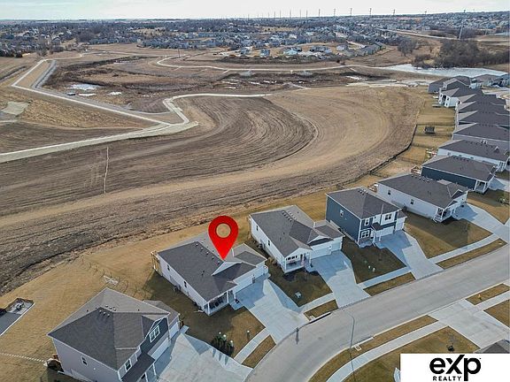 3rd image of 17525 Rose Lane Rd