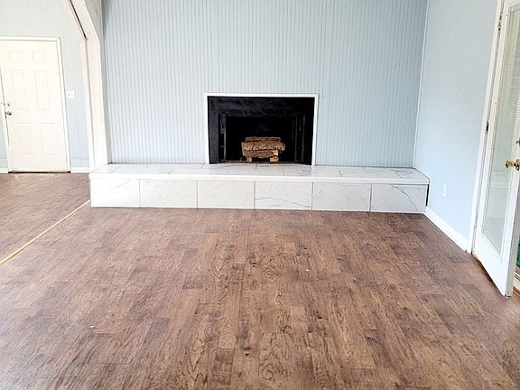5th image of 306 Camellia Dr