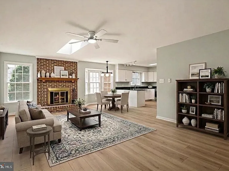 13647 S Springs Dr — Photo 16