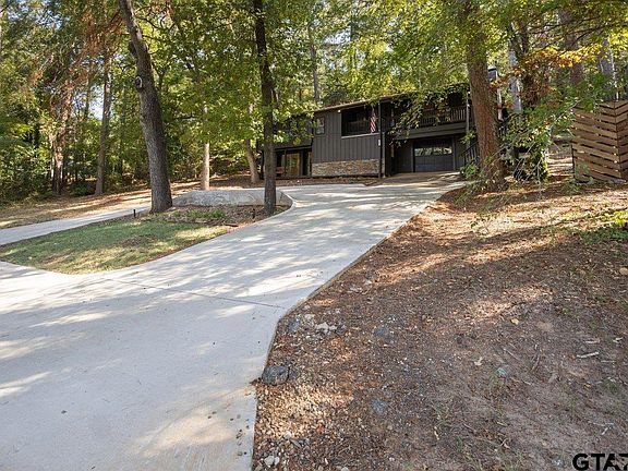 4th image of 211 Hideaway Ln E