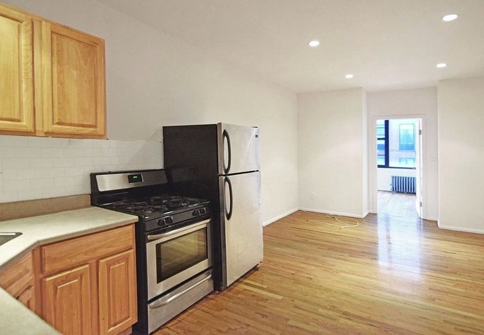 1st image of 23 Meserole St #3RR