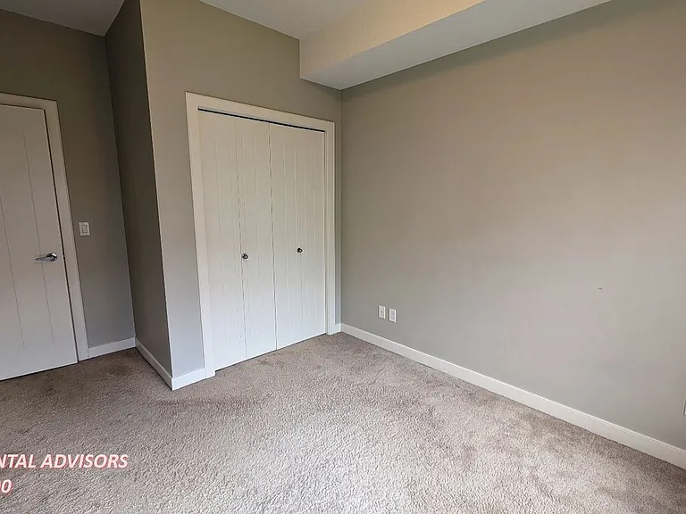 20 Royal Oak Plz NW #235 — Photo 9