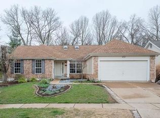 412 Stryker Ct, Ballwin, MO 63021